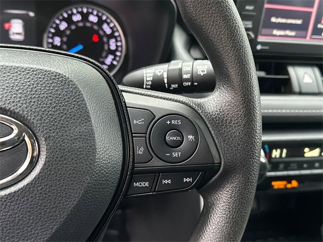 Used 2022 Toyota RAV4 XLE image 27