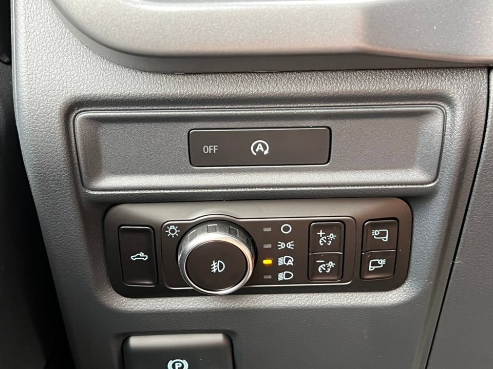 Used 2025 Ford F150 XLT w/ Equipment Group 302A MID AWD/4WD image 19