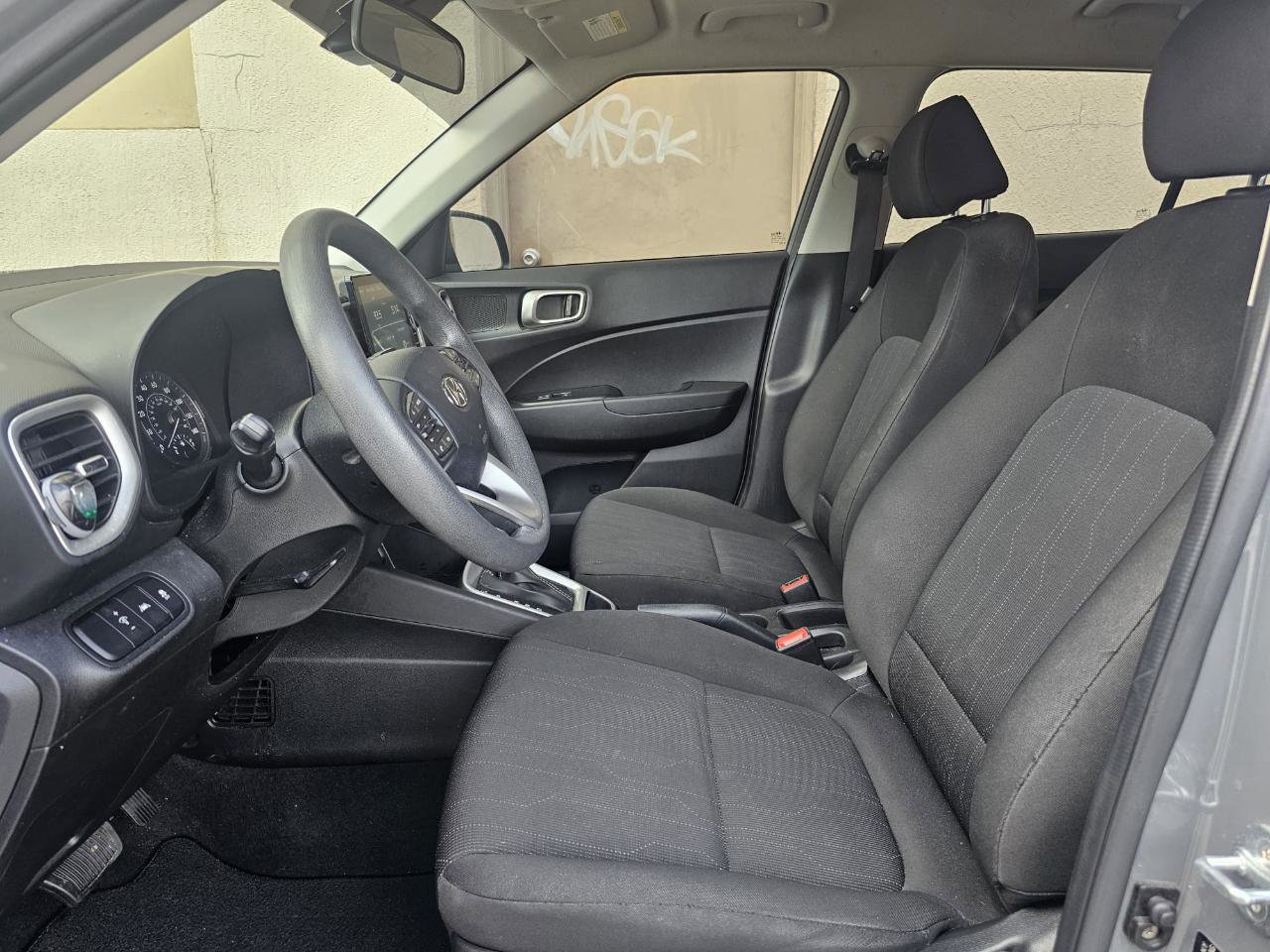 Used 2021 Hyundai Venue SE FWD image 24