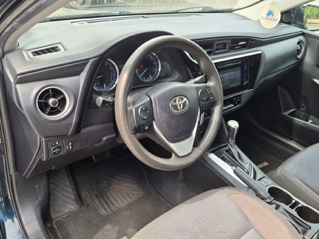 Used 2018 Toyota Corolla LE FWD image 34
