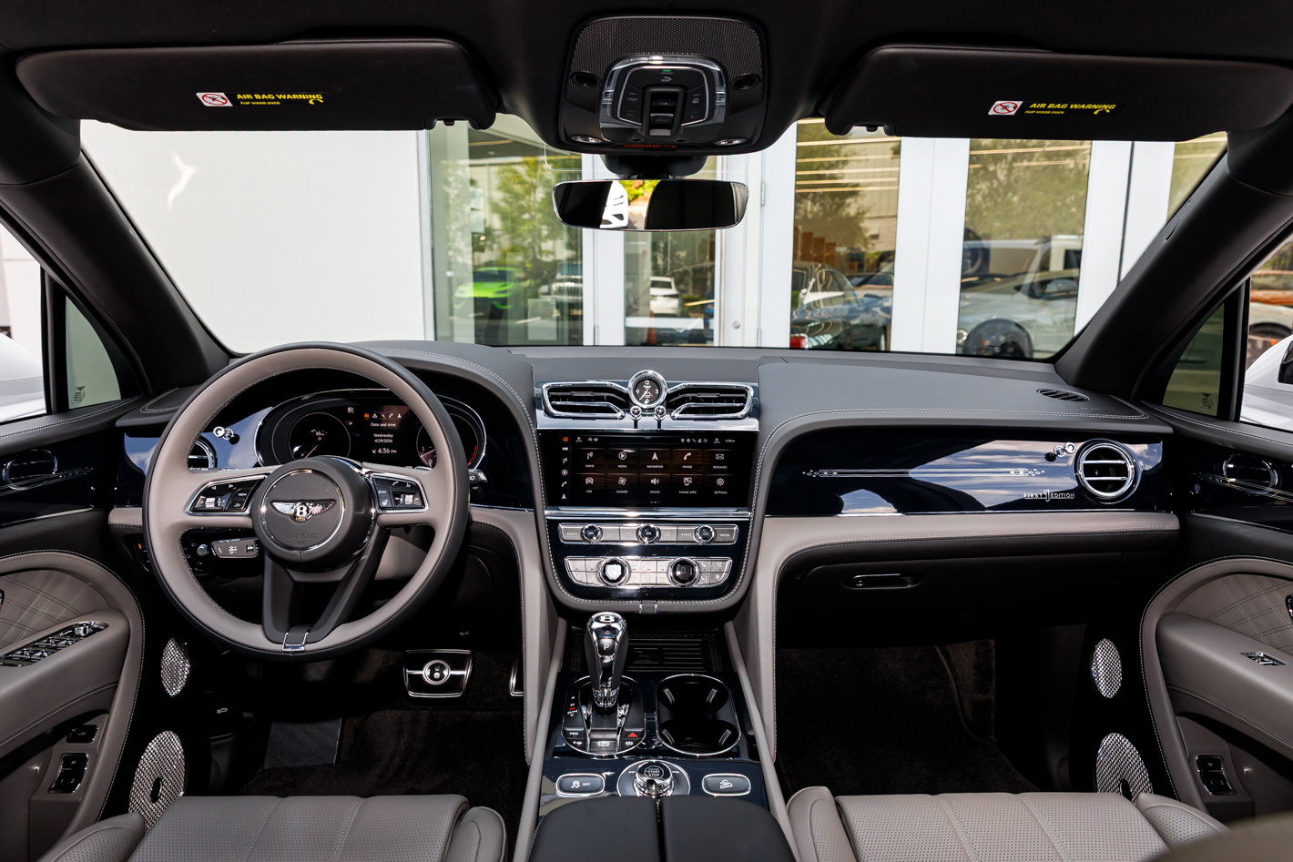 Used 2023 Bentley Bentayga Extended Wheelbase AWD/4WD image 4