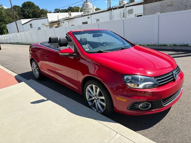 Used 2013 Volkswagen Eos Komfort FWD image 2