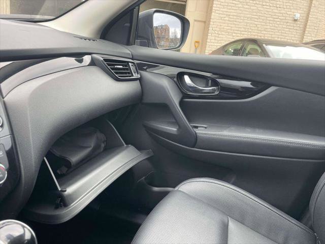 Used 2022 Nissan Rogue Sport SL image 34