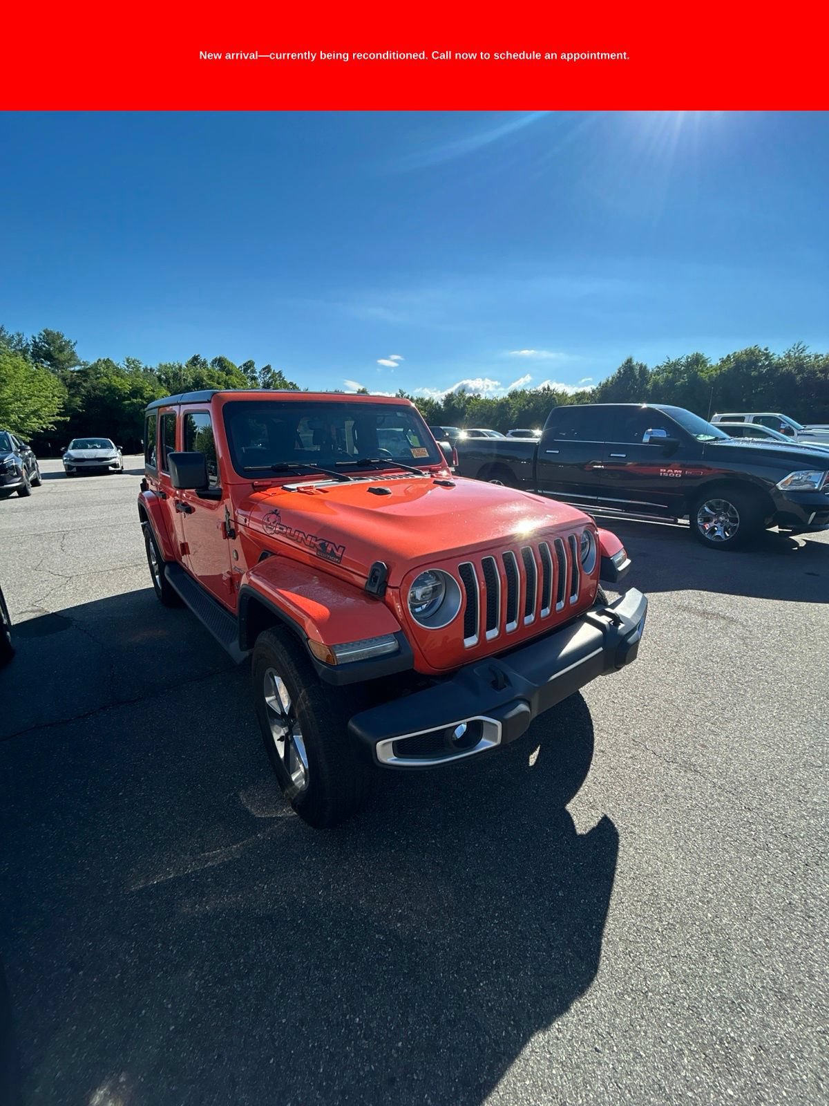 Used 2018 Jeep Wrangler Unlimited Sahara AWD/4WD image 3