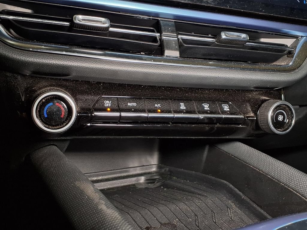 Used 2024 Chevrolet Equinox EV LT w/ LPO, Blackout Package FWD image 8