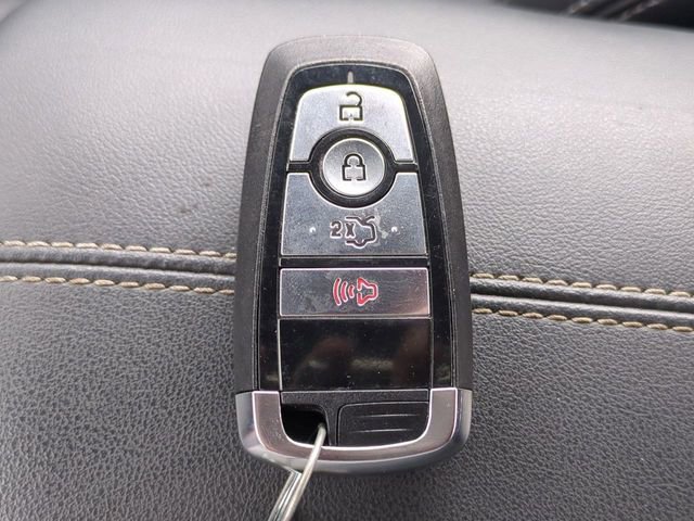 Used 2025 Ford Mustang Convertible image 26