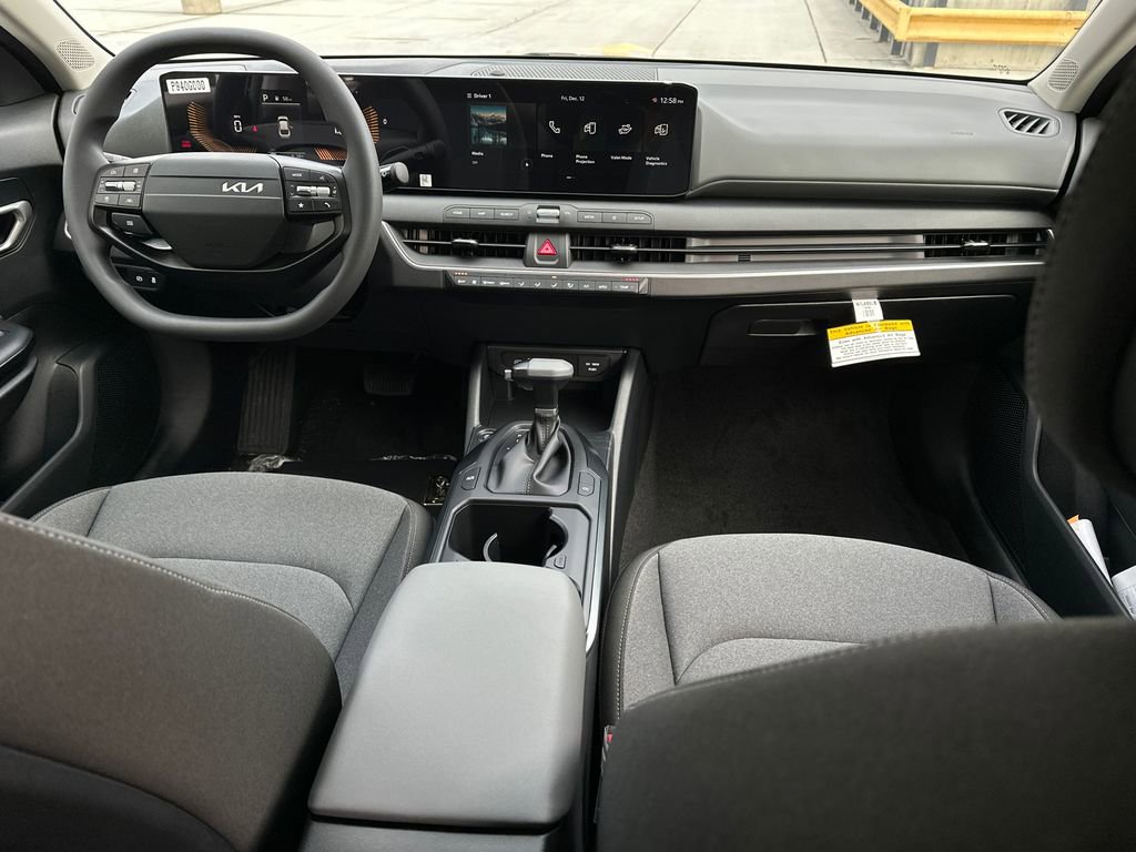 New 2025 Kia K4 LXS image 15