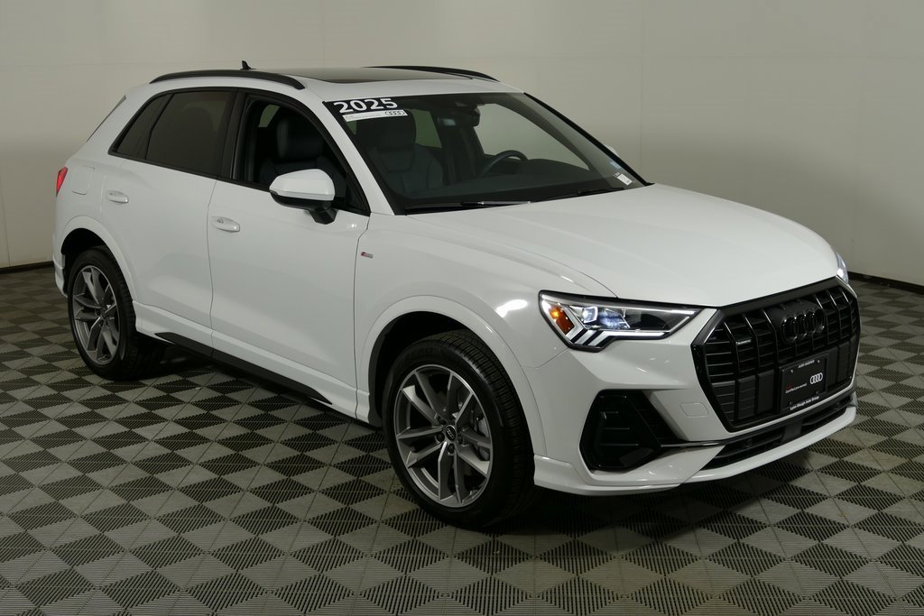 Certified 2025 Audi Q3 2.0T Premium w/ Black Optic Sport Package image 1