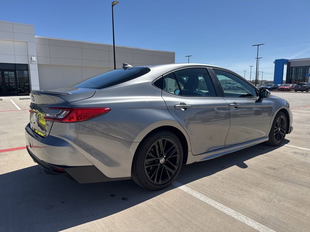 Used 2025 Toyota Camry SE FWD image 4