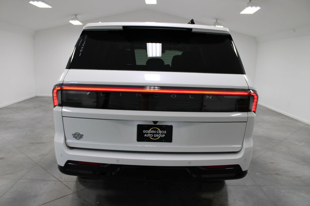 New 2027 Lincoln Navigator Reserve RWD image 7