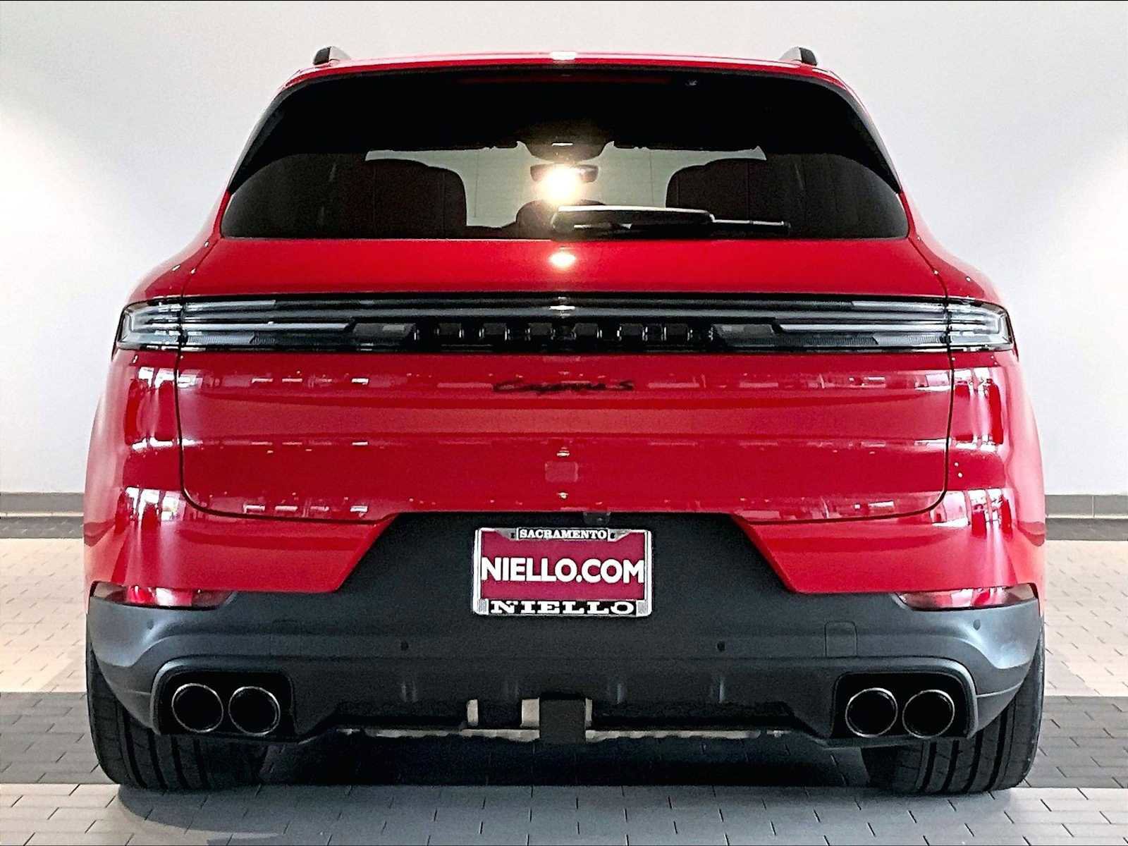 Used 2026 Porsche Cayenne S image 9