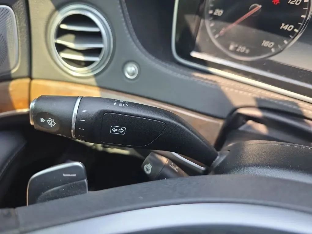 Used 2016 Mercedes-Benz S 550 Sedan image 20