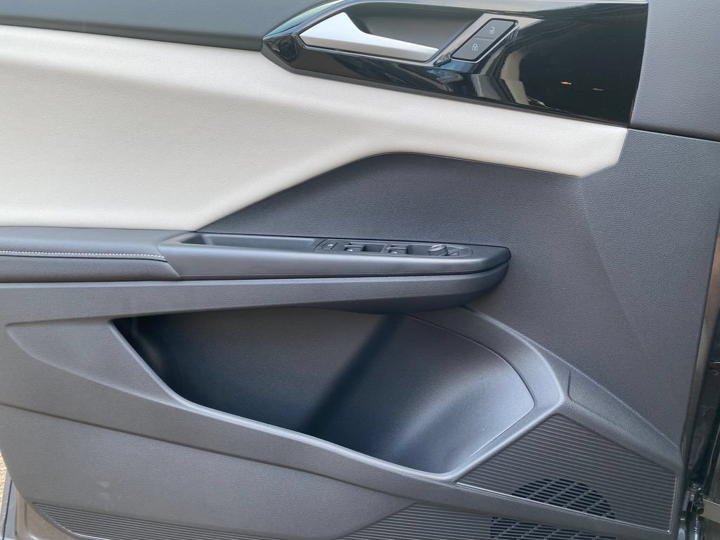 New 2026 Volkswagen Taos S FWD image 31