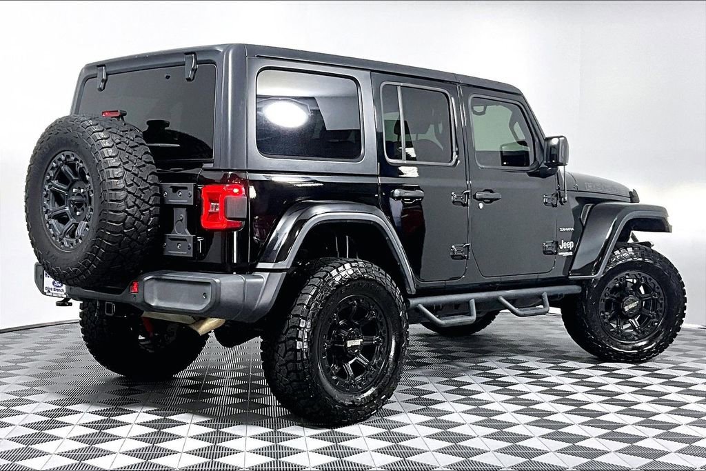 Used 2018 Jeep Wrangler Unlimited Sahara AWD/4WD image 12