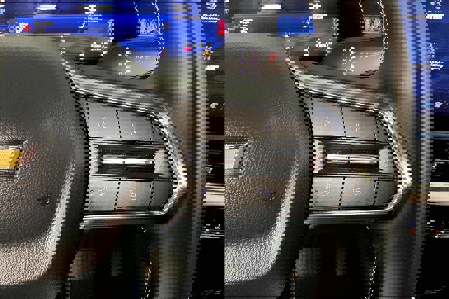 Used 2025 Chevrolet Equinox EV LT FWD image 19