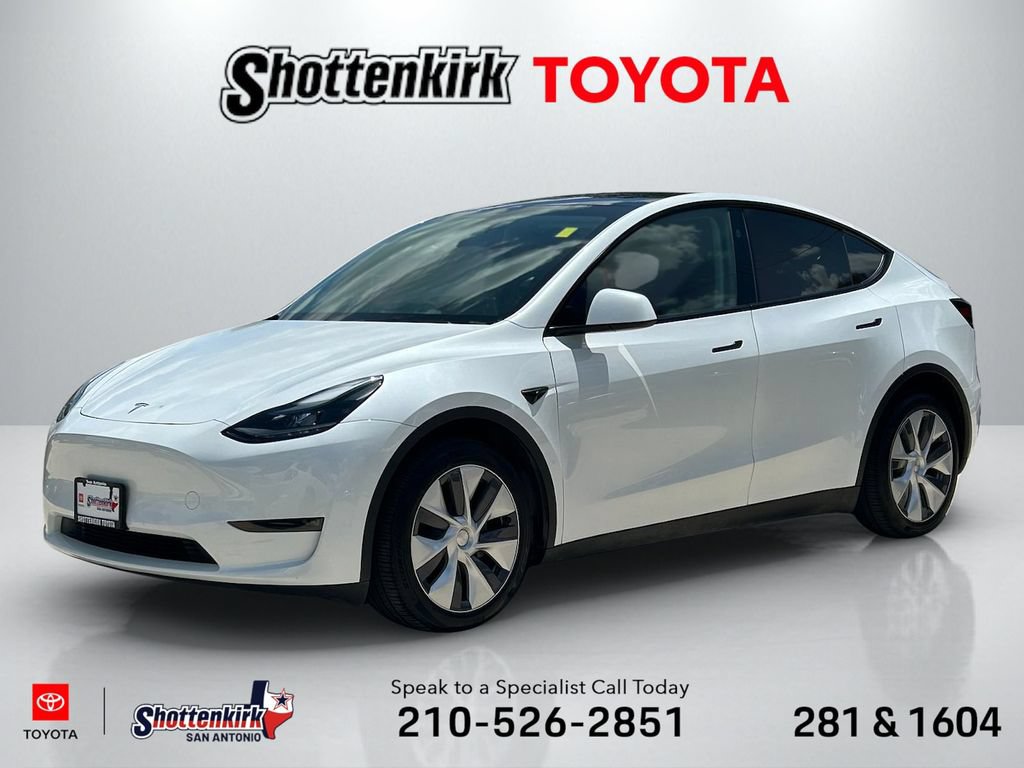 Used 2024 Tesla Model Y Long Range AWD/4WD image 1