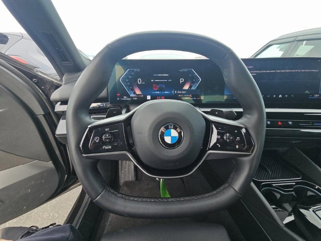 Used 2024 BMW 530i image 6