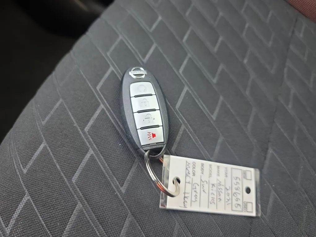 Used 2021 Nissan Kicks SR w/ Interior Electronics Package image 30