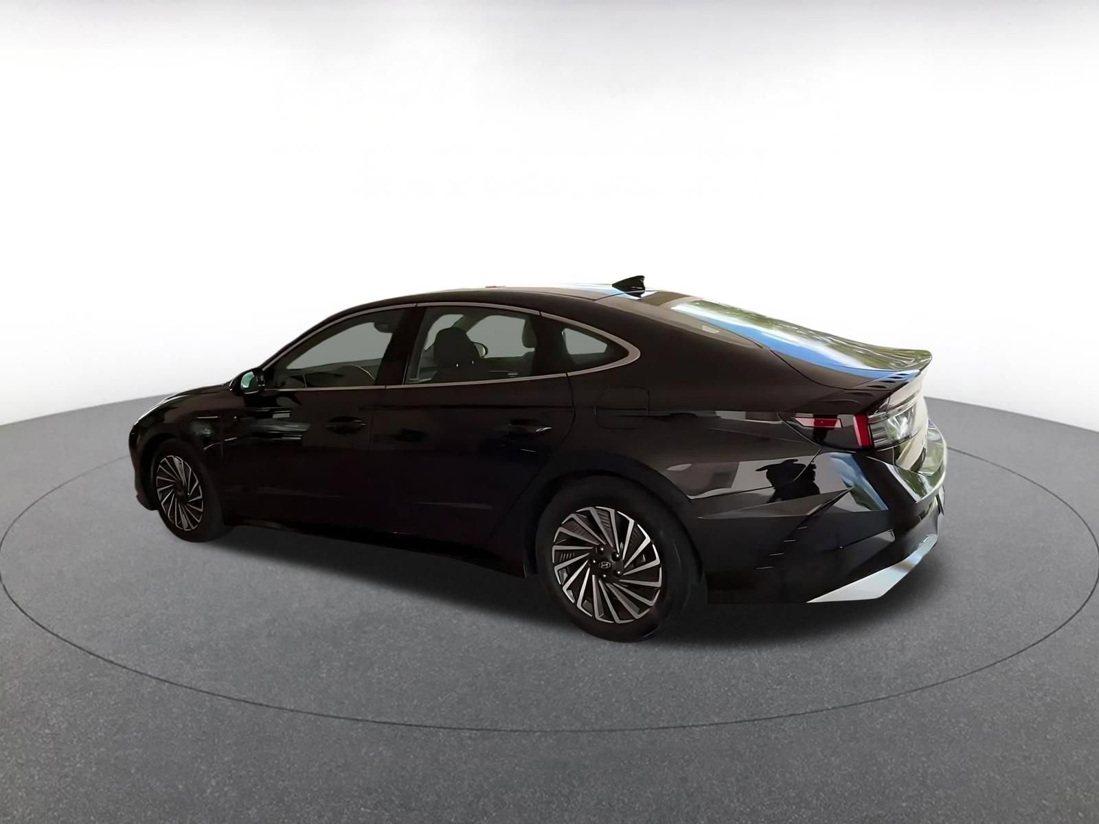 Used 2025 Hyundai Sonata SEL FWD image 9