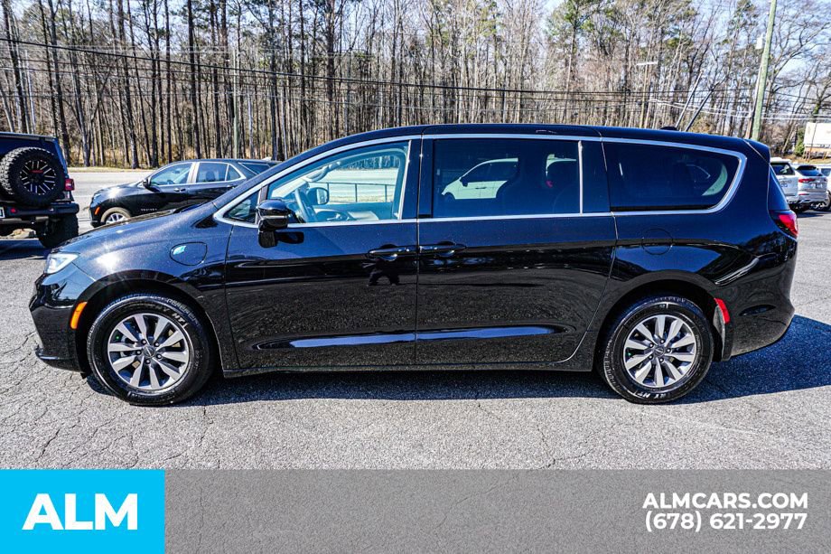 Used 2024 Chrysler Pacifica Select image 7