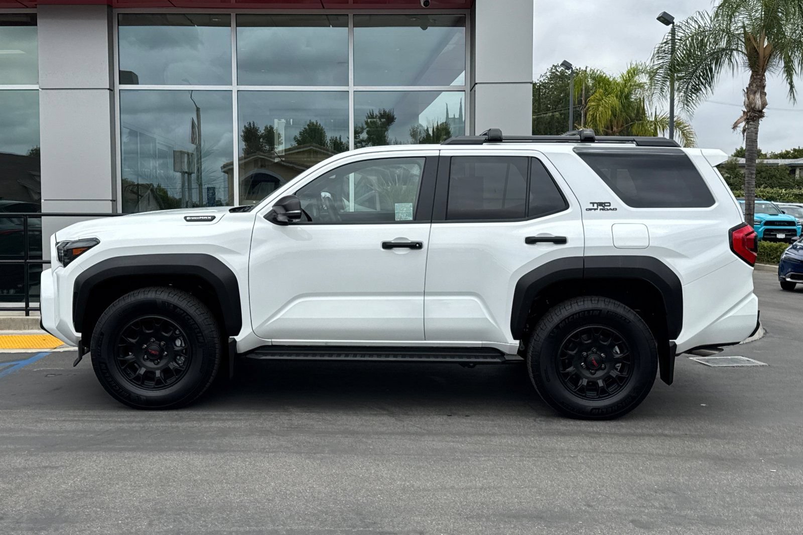 Certified 2025 Toyota 4Runner TRD Off-Road Premium AWD/4WD image 9