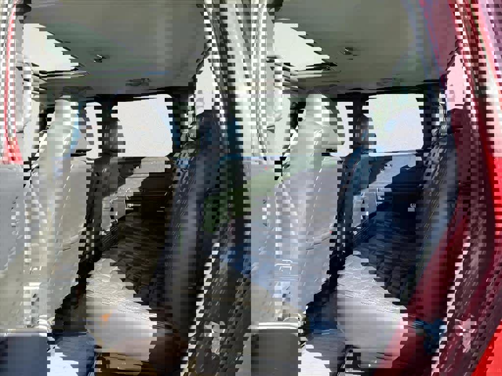 Used 2005 HUMMER H2 SUT w/ Preferred Equipment Group image 9