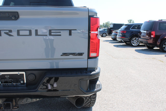 Used 2024 Chevrolet Silverado 2500 ZR2 w/ Technology Package AWD/4WD image 45