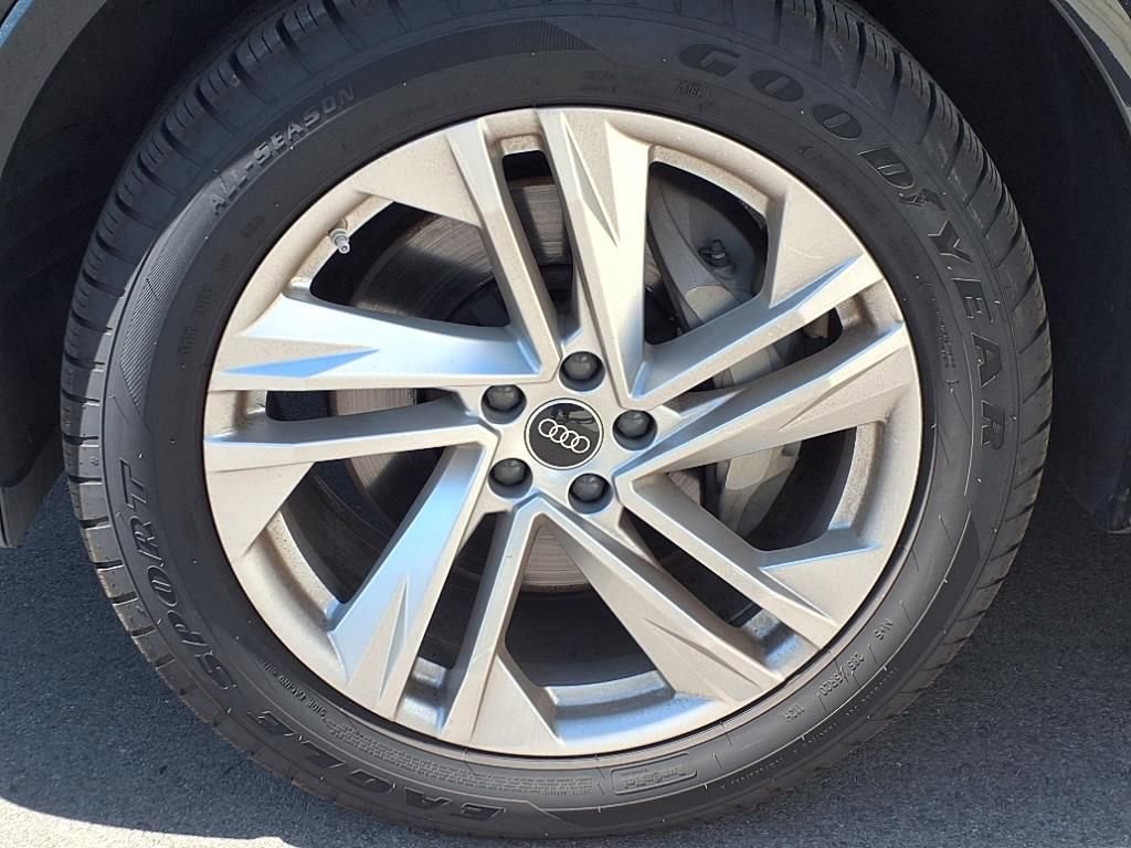 Used 2023 Audi Q7 2.0T Premium image 22