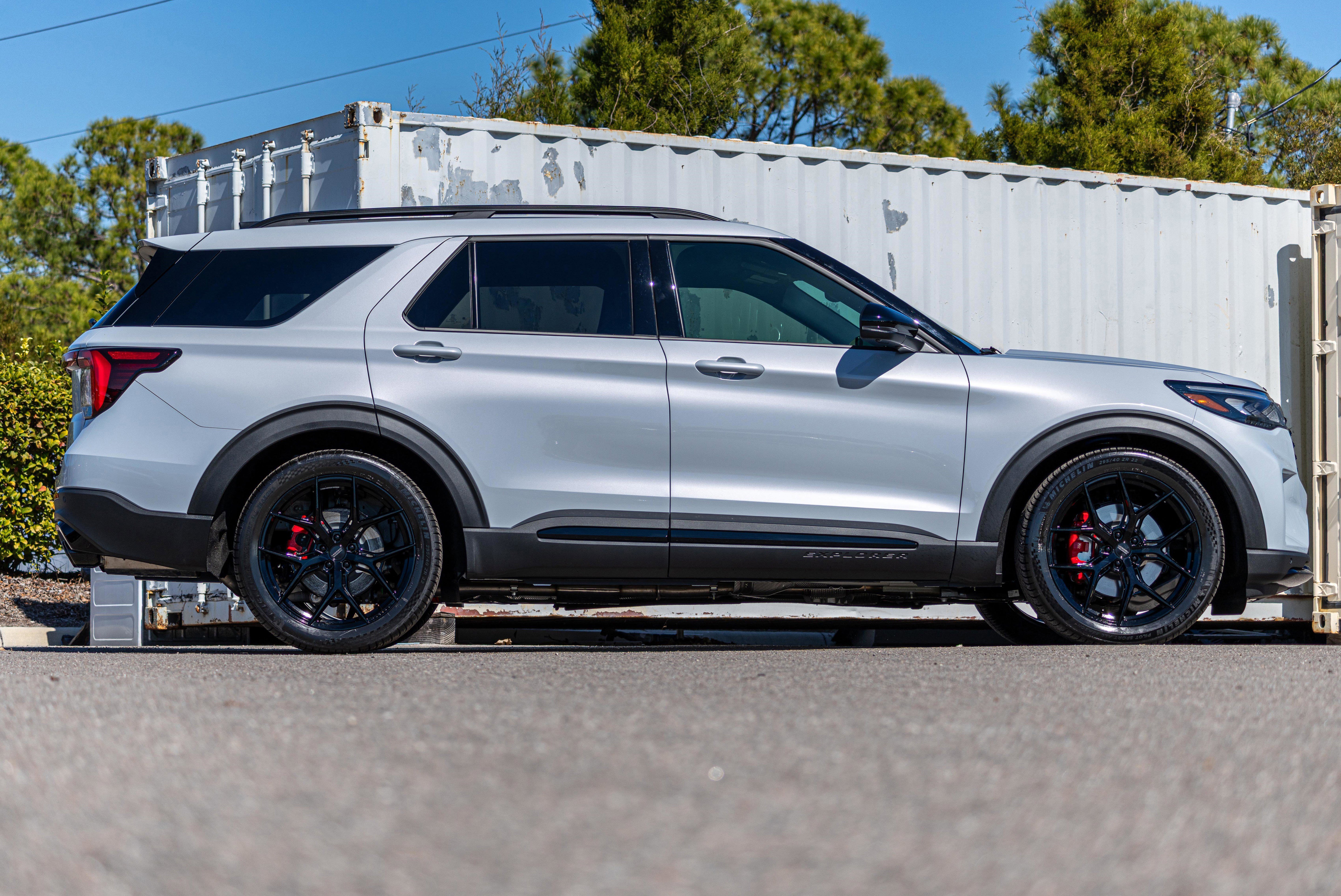 New 2026 Ford Explorer ST w/ Sun And Sound Package image 2