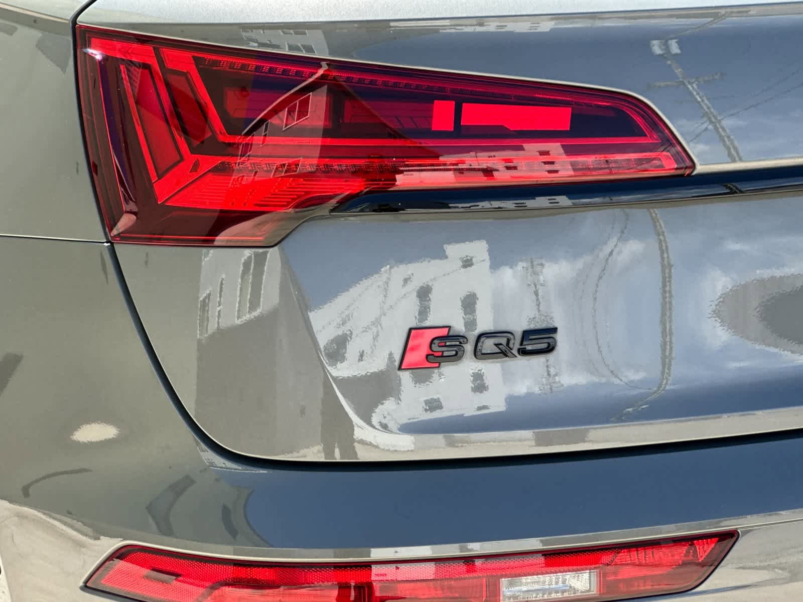 Used 2023 Audi SQ5 Prestige w/ Prestige Package image 28