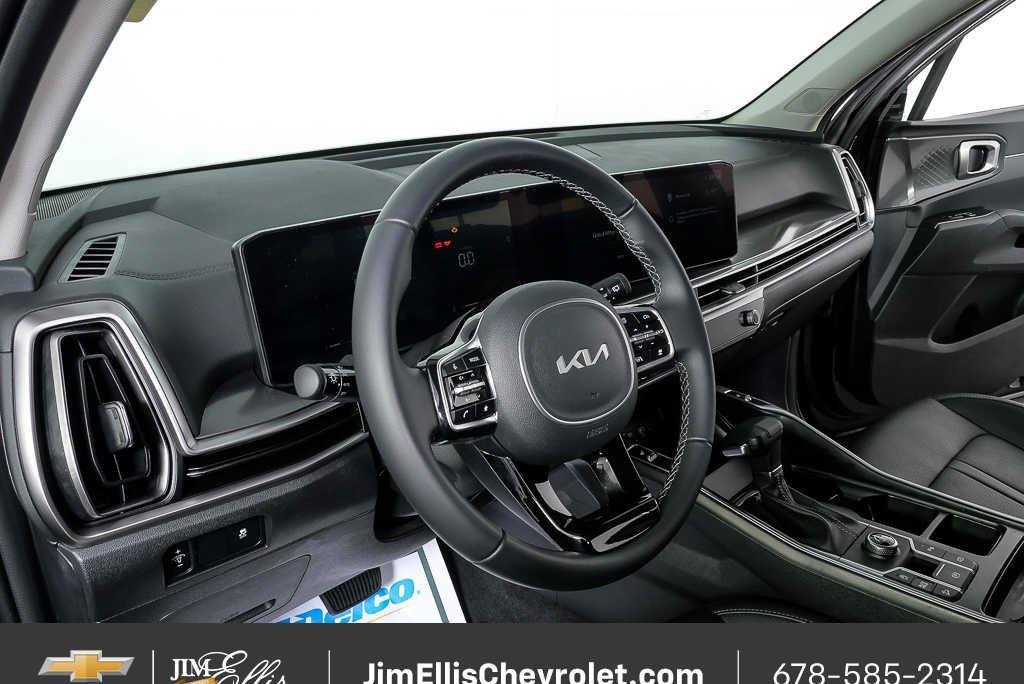 Used 2025 Kia Sorento S FWD image 4