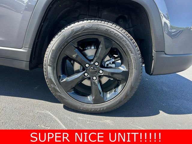 Used 2025 Jeep Grand Cherokee Limited w/ Luxury Tech Group II image 10