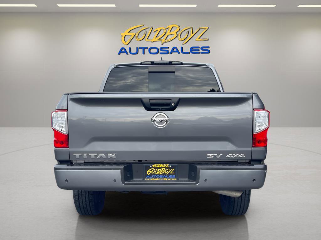 Used 2022 Nissan Titan SV image 4