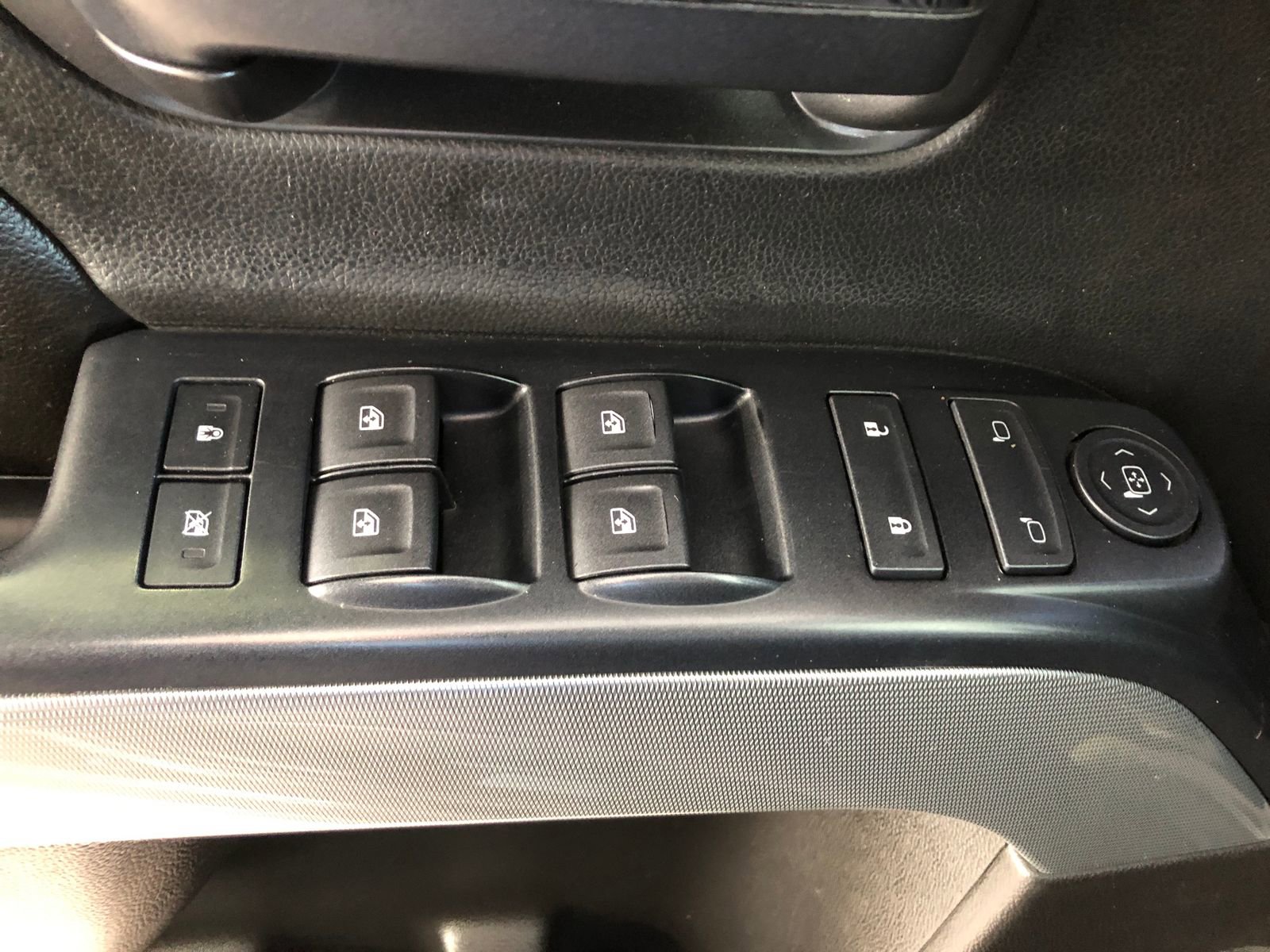 Used 2017 Chevrolet Silverado 1500 LT w/ Midnight Edition image 36