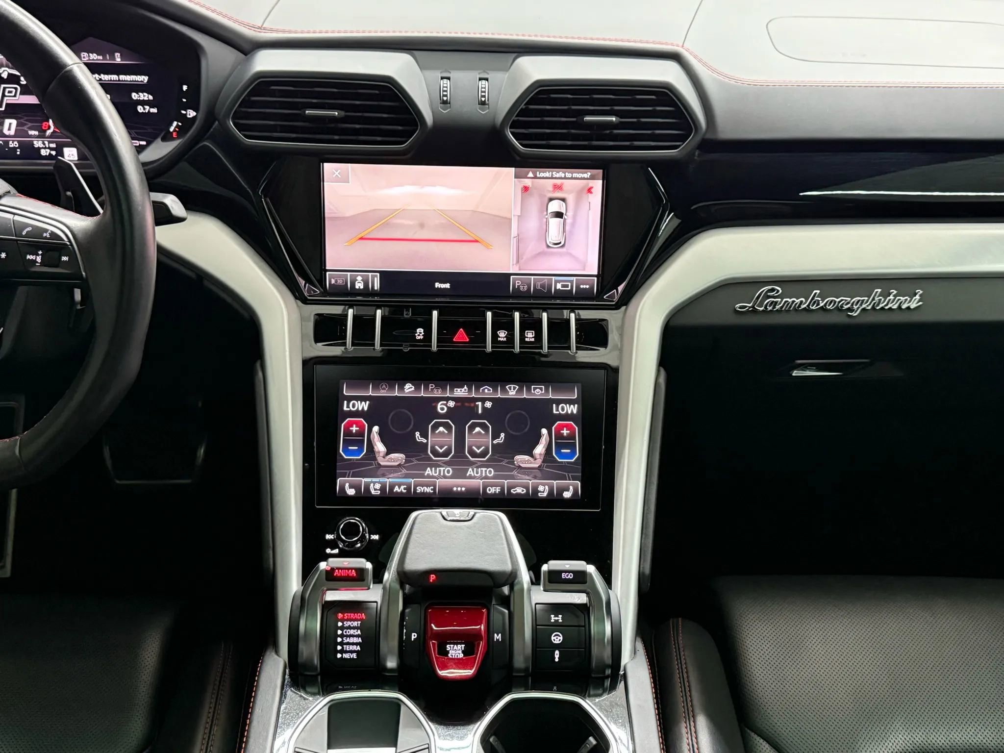 Used 2021 Lamborghini Urus image 28