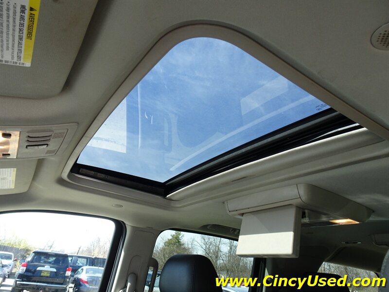 Used 2012 Cadillac Escalade ESV Luxury AWD/4WD image 25