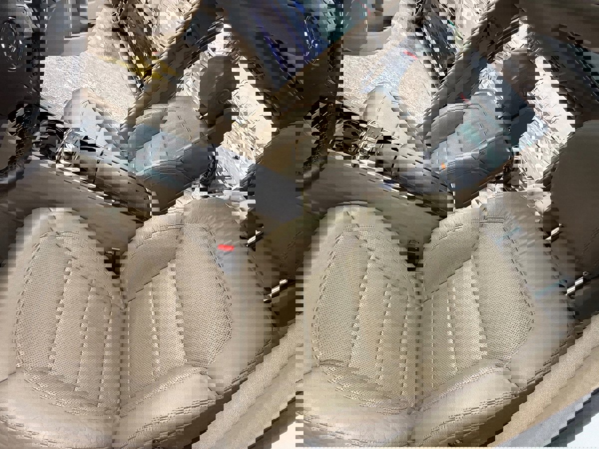 Used 2014 Mercedes-Benz GL 550 4MATIC image 32