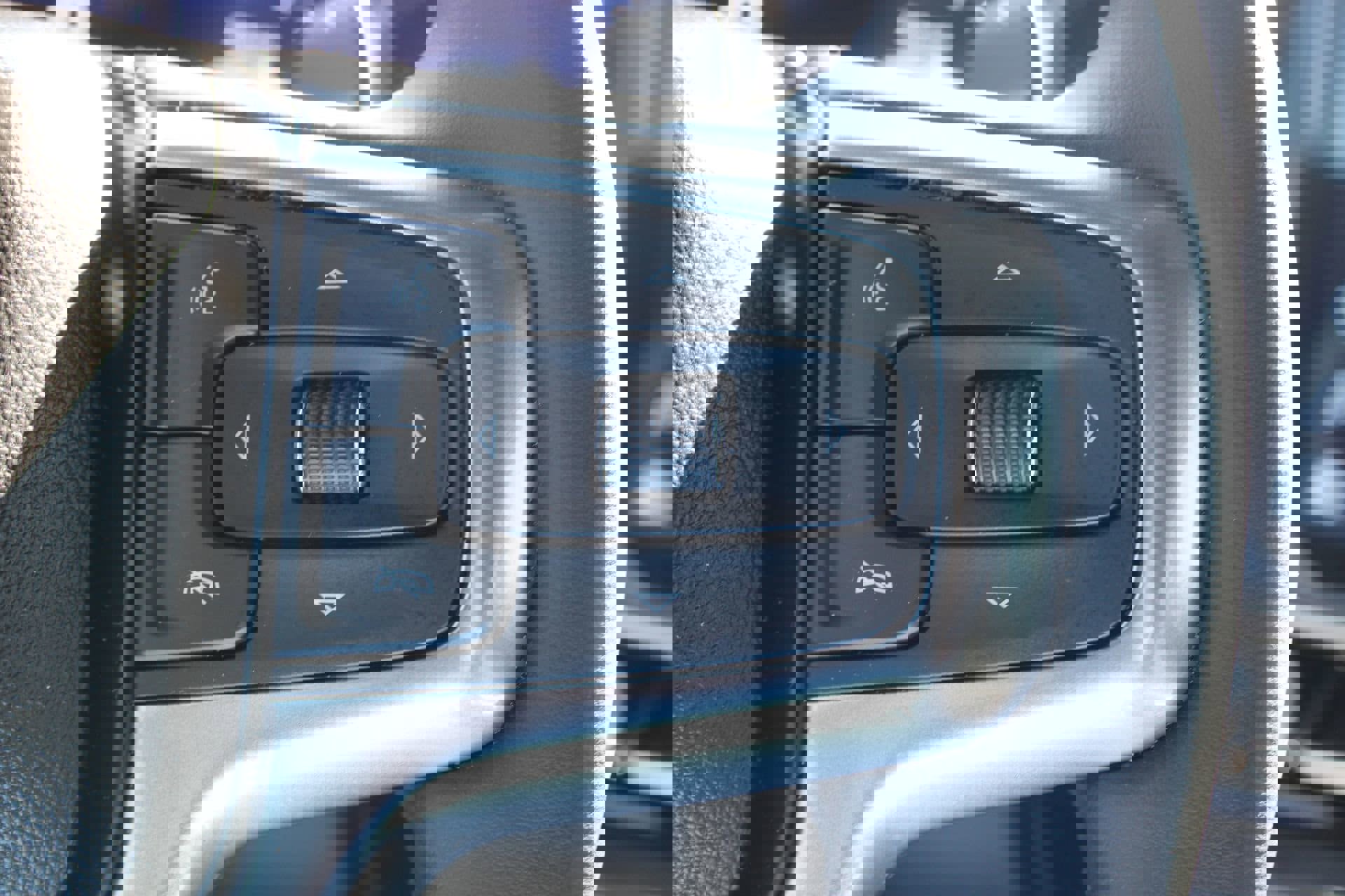 Used 2024 Chevrolet Silverado 1500 LTZ image 21