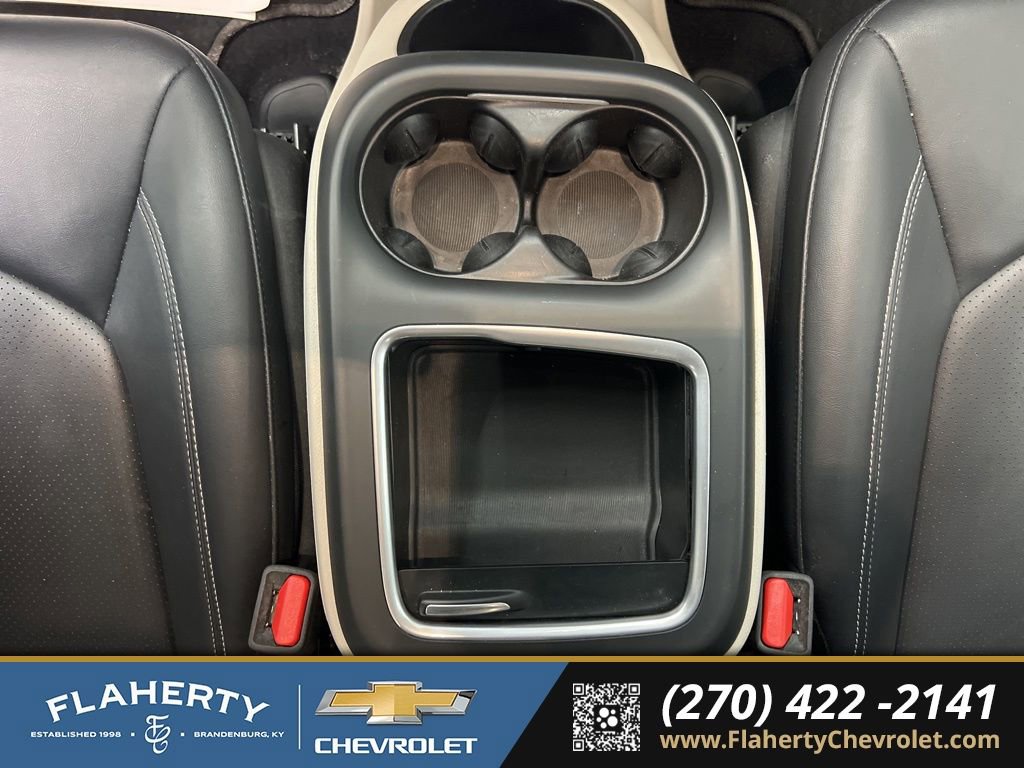 Used 2024 Chrysler Pacifica Touring-L FWD image 28