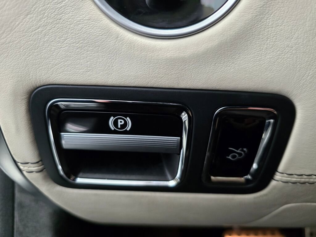 Used 2012 Mercedes-Benz SLS AMG Roadster image 38