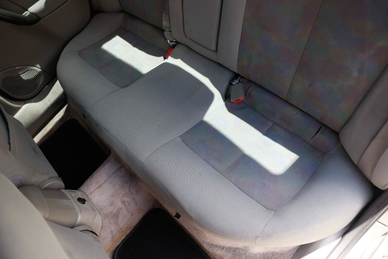 Used 2003 Saturn L-Series L200 w/ Audio Pkg I FWD image 10