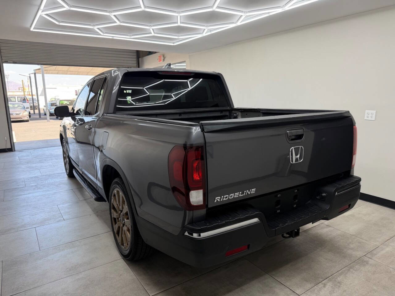 Used 2017 Honda Ridgeline RTS image 4