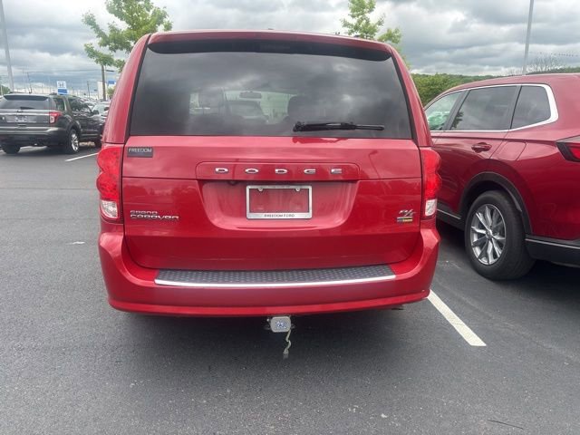 Used 2016 Dodge Grand Caravan R/T FWD image 5
