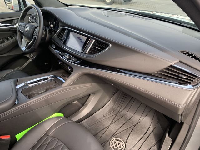 Used 2024 Buick Enclave Avenir w/ Avenir Technology Package image 30