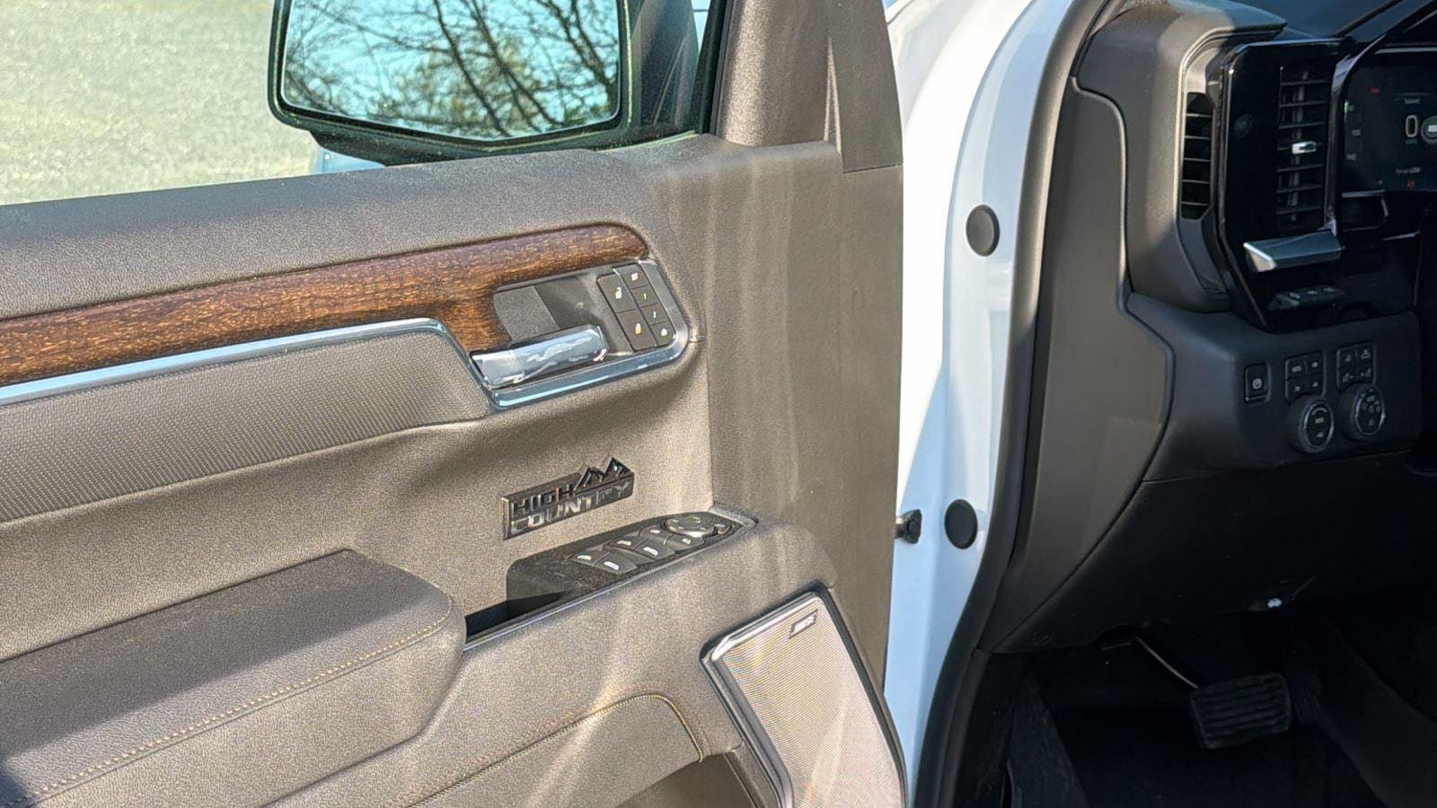 New 2026 Chevrolet Silverado 1500 High Country AWD/4WD image 12