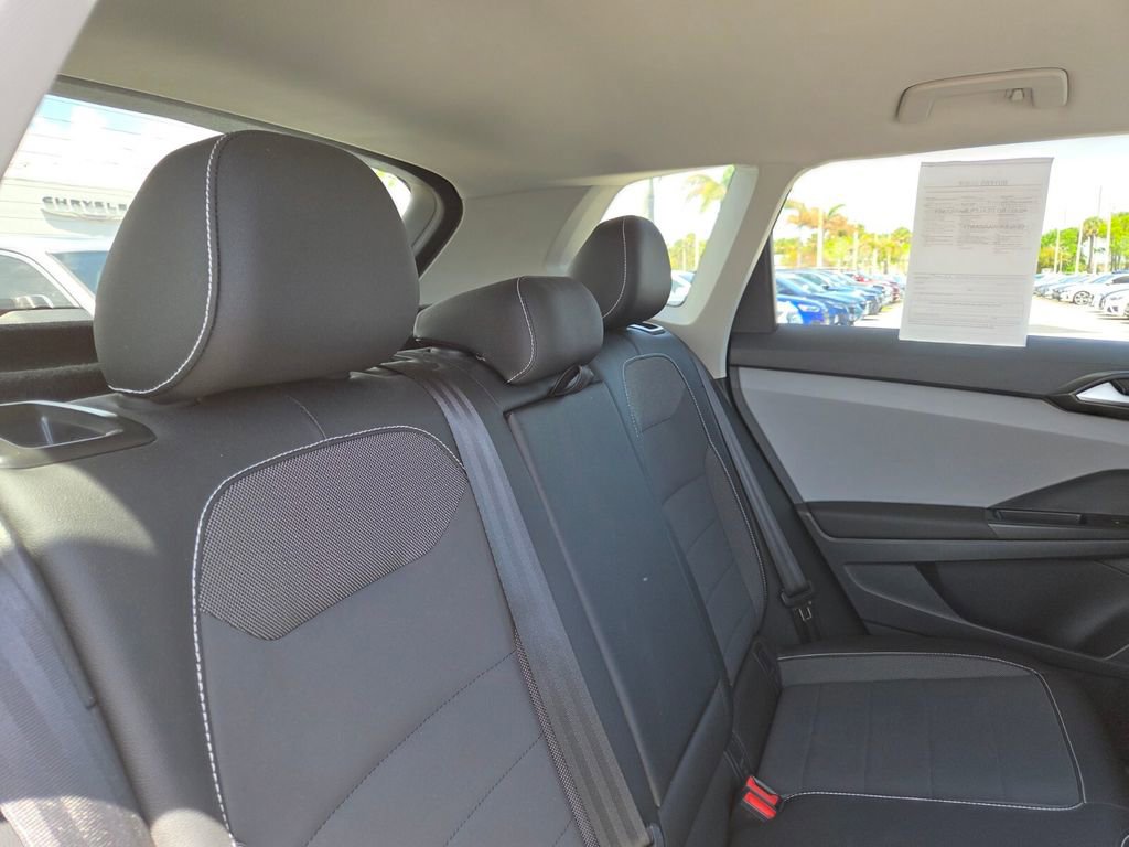 Used 2023 Volkswagen Taos SE image 14