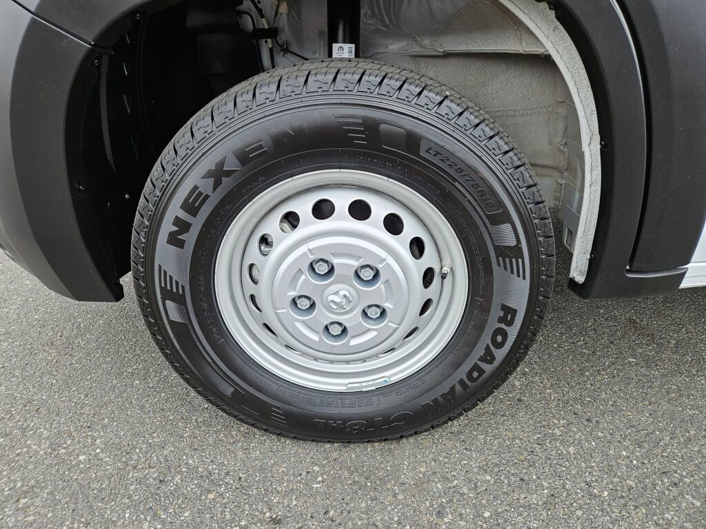 Used 2025 RAM ProMaster 2500 w/ Convenience Group FWD image 9