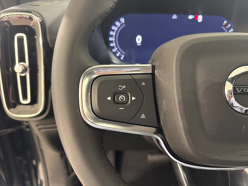 New 2026 Volvo XC40 B5 Ultra w/ Climate Package AWD/4WD image 9