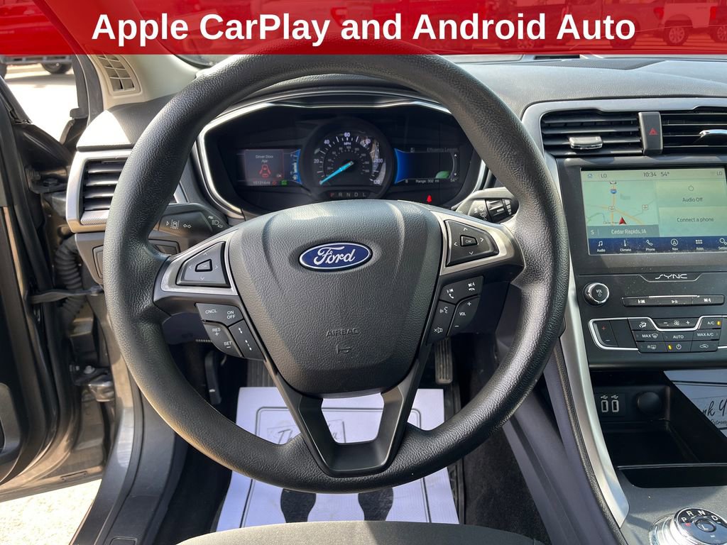 Used 2020 Ford Fusion SE FWD image 19