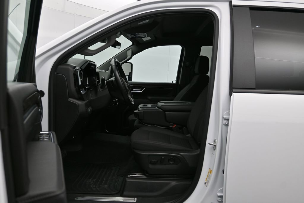 Used 2025 Chevrolet Silverado 2500 LT w/ Convenience Package AWD/4WD image 20